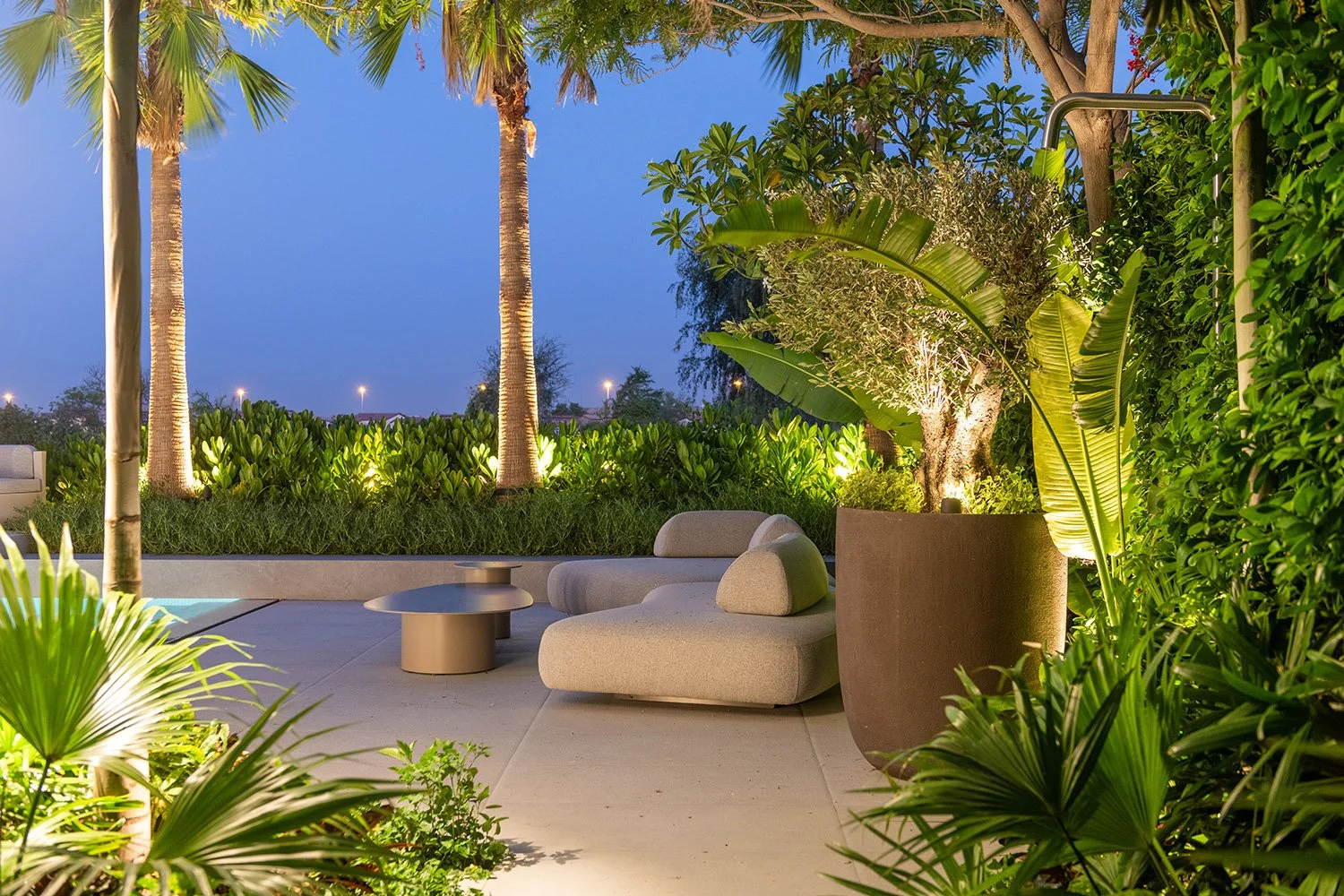 Must-Have Features in a High-End Outdoor Kitchen Design